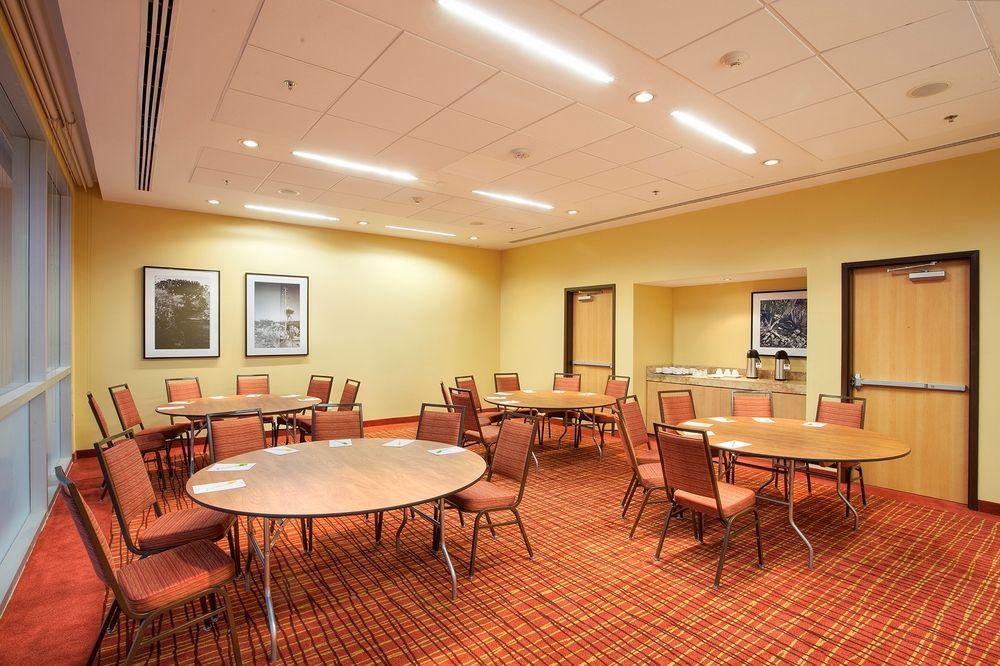 Courtyard By Marriott Leon At The Poliforum Eksteriør bilde