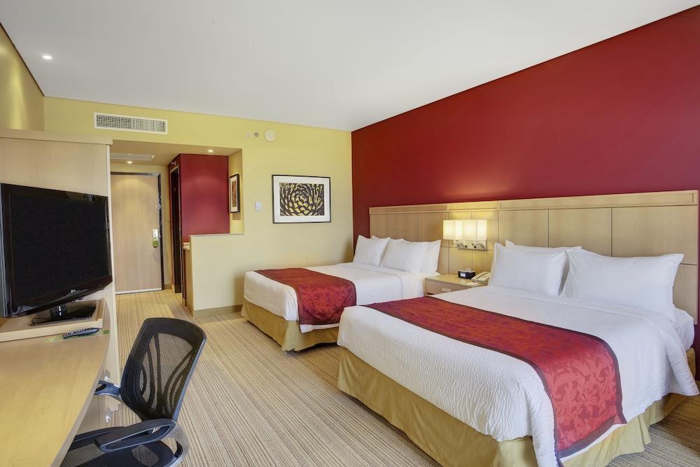 Courtyard By Marriott Leon At The Poliforum Eksteriør bilde