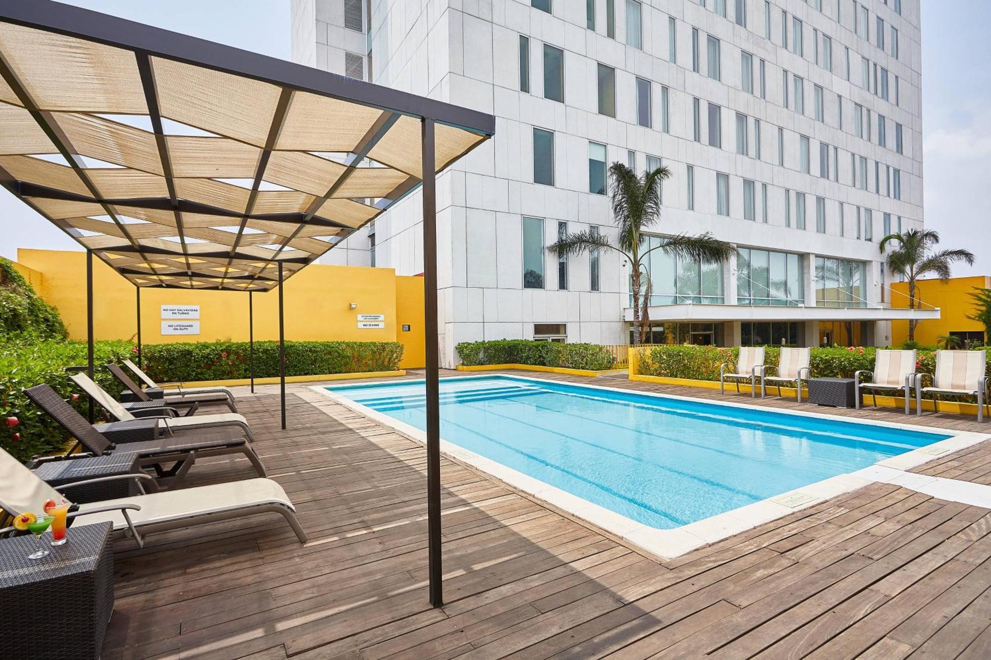 Courtyard By Marriott Leon At The Poliforum Eksteriør bilde