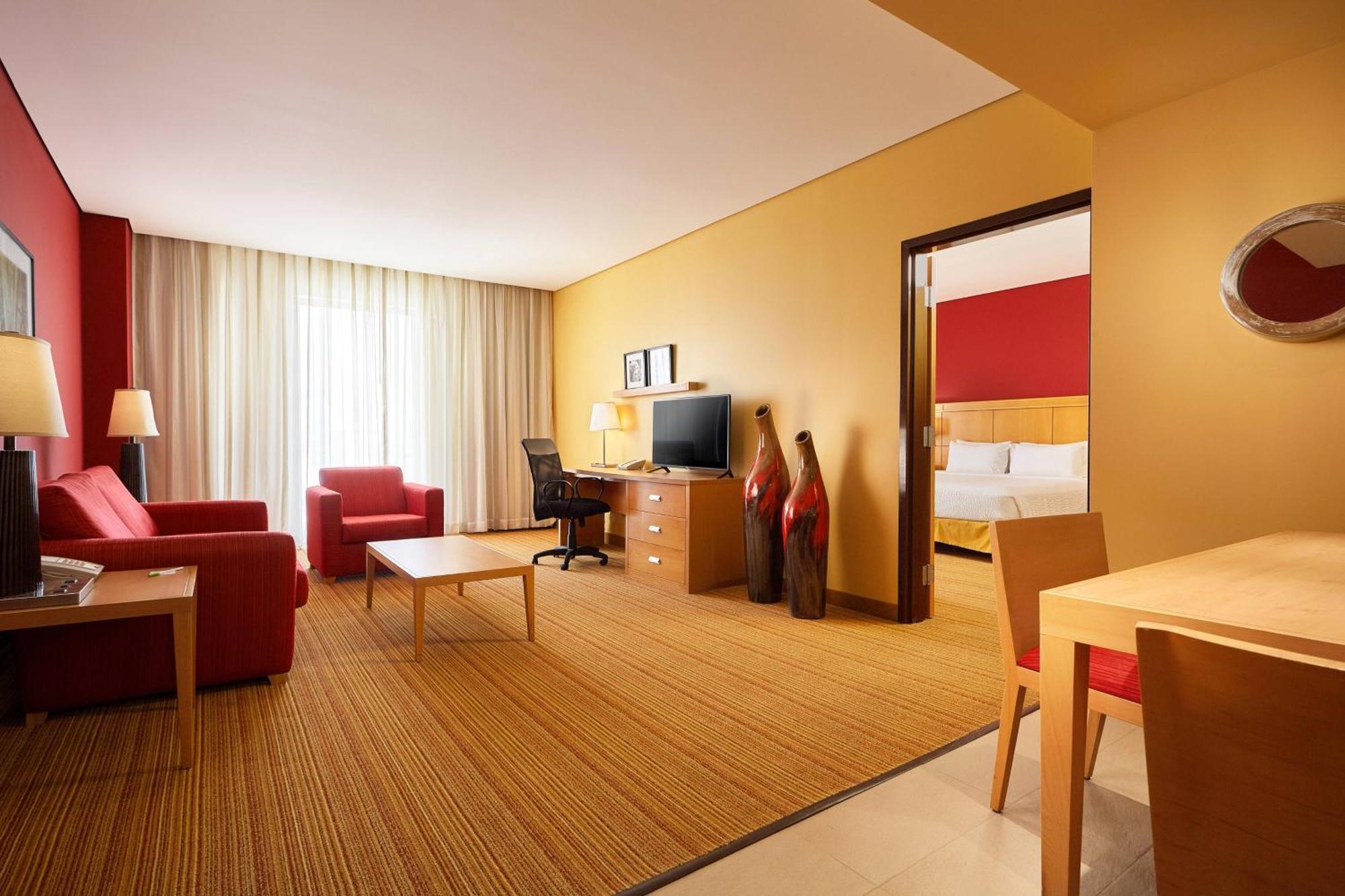 Courtyard By Marriott Leon At The Poliforum Eksteriør bilde