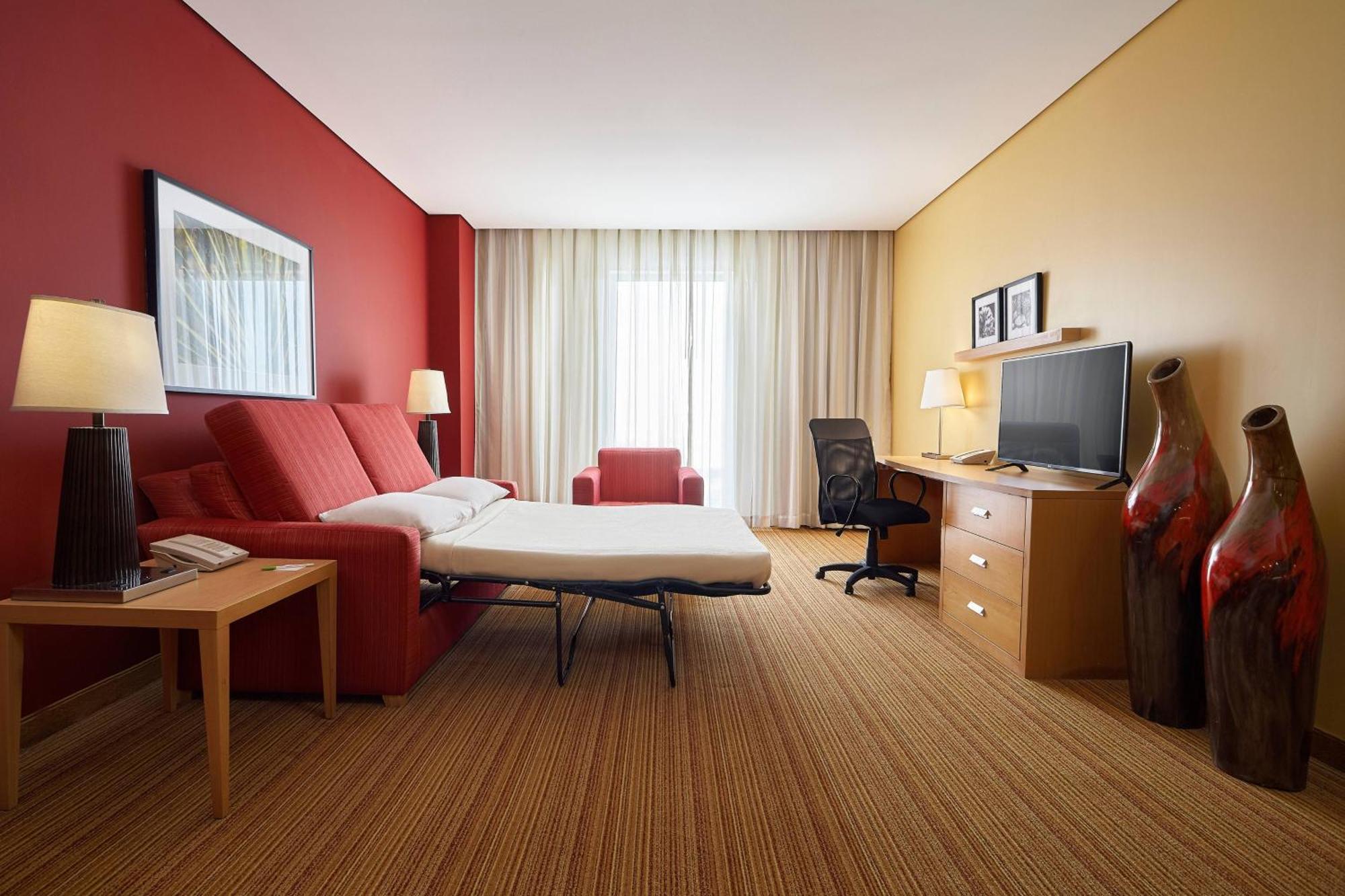 Courtyard By Marriott Leon At The Poliforum Eksteriør bilde