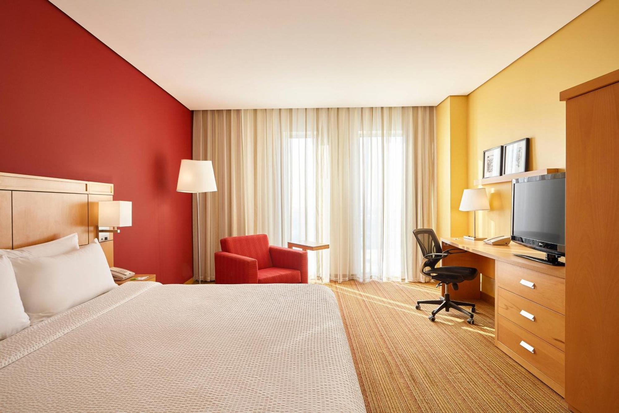 Courtyard By Marriott Leon At The Poliforum Eksteriør bilde