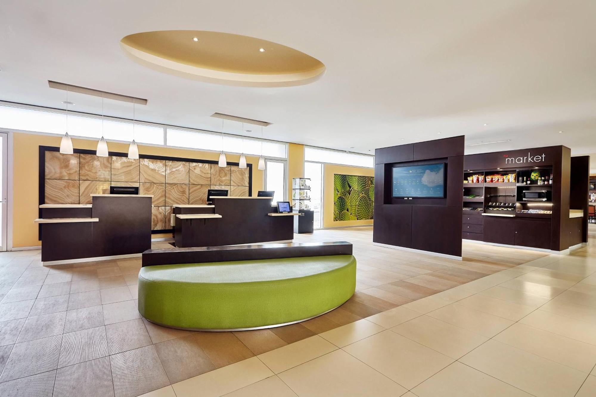 Courtyard By Marriott Leon At The Poliforum Eksteriør bilde